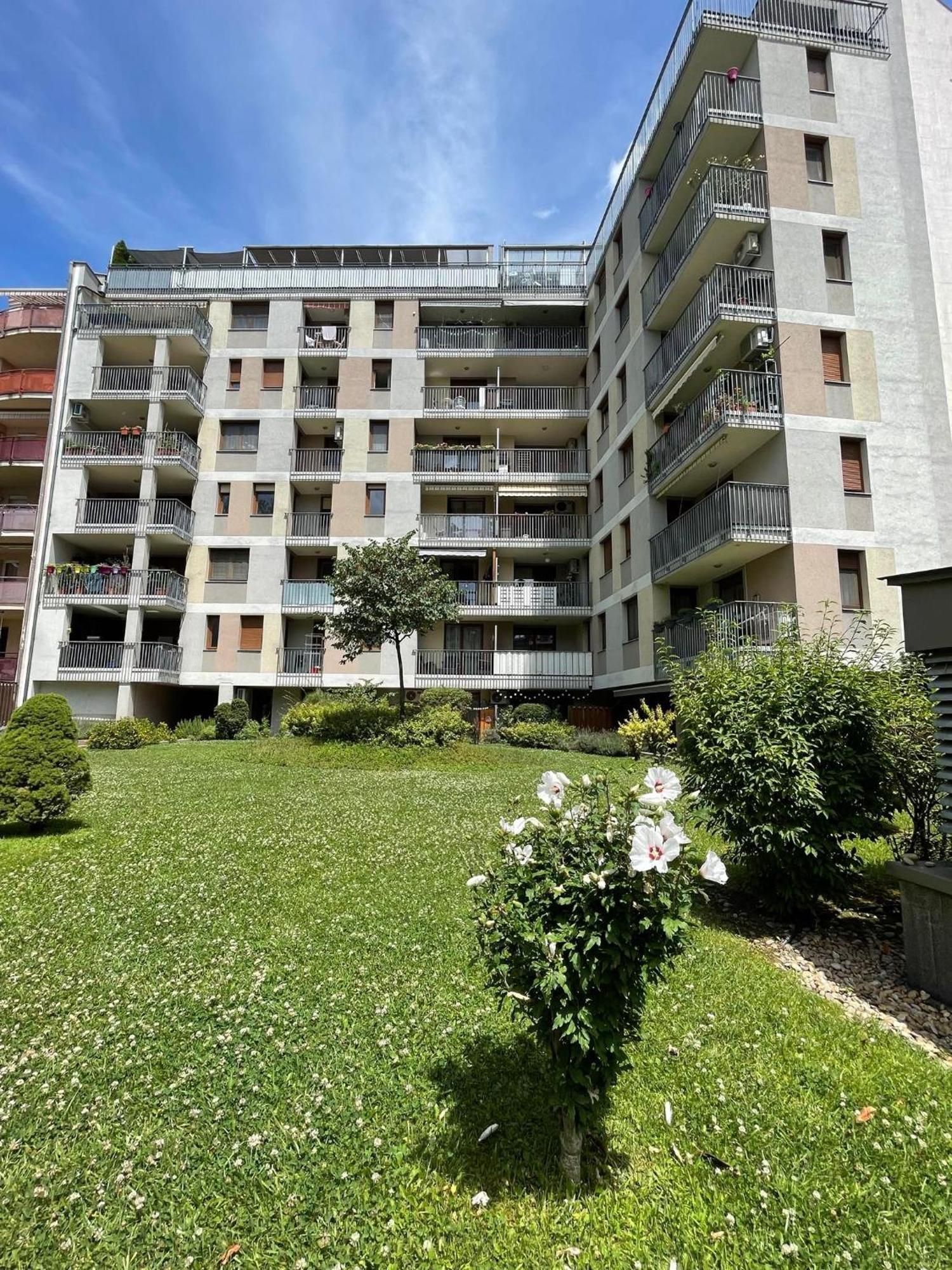 Green City Apartment Budapest - Free Garage, Ac, Balcony, Wi-Fi Exterior foto